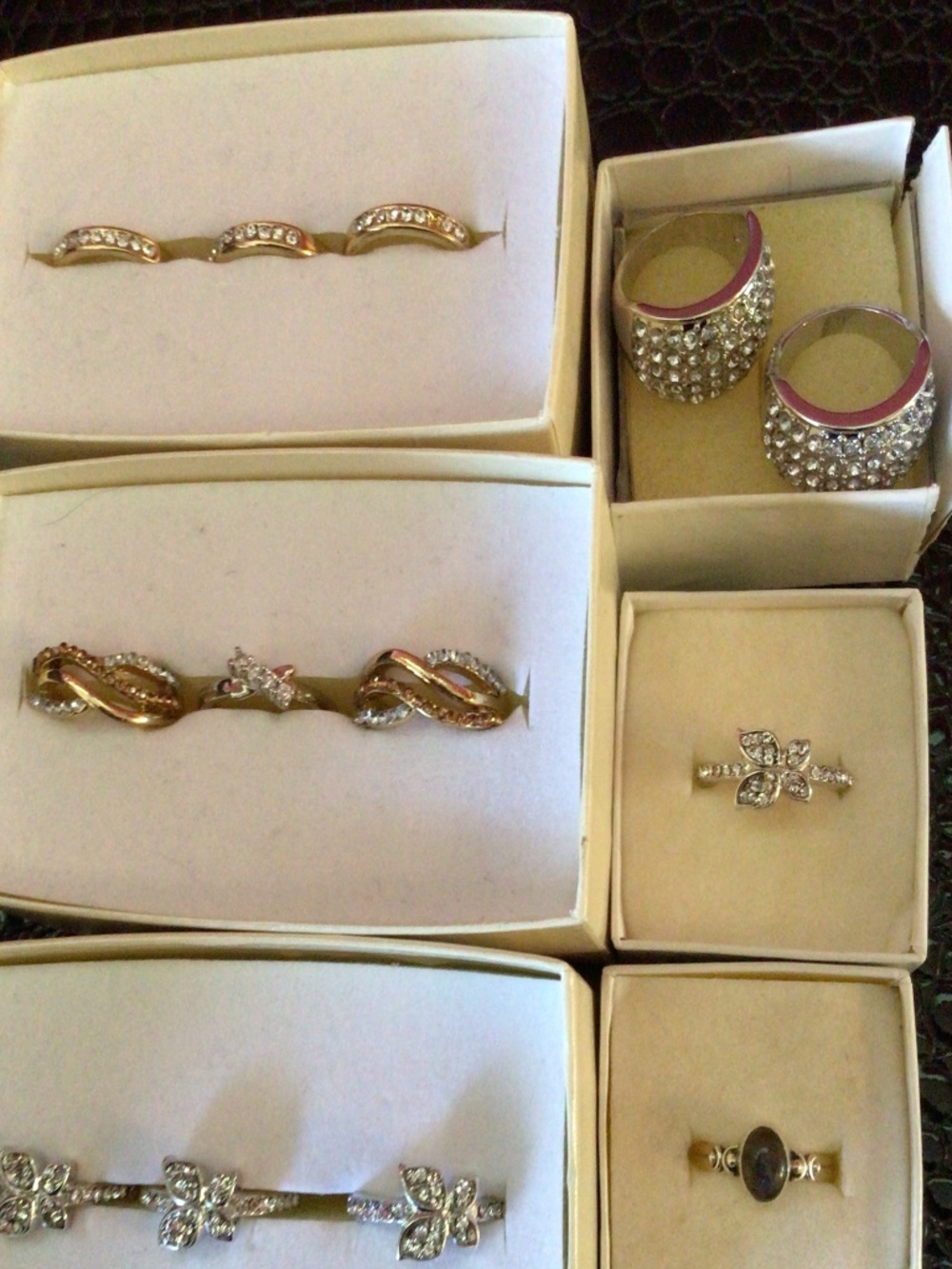 LOT of 13 women’s costume rings variety of sizes and styles great for re-seller!
